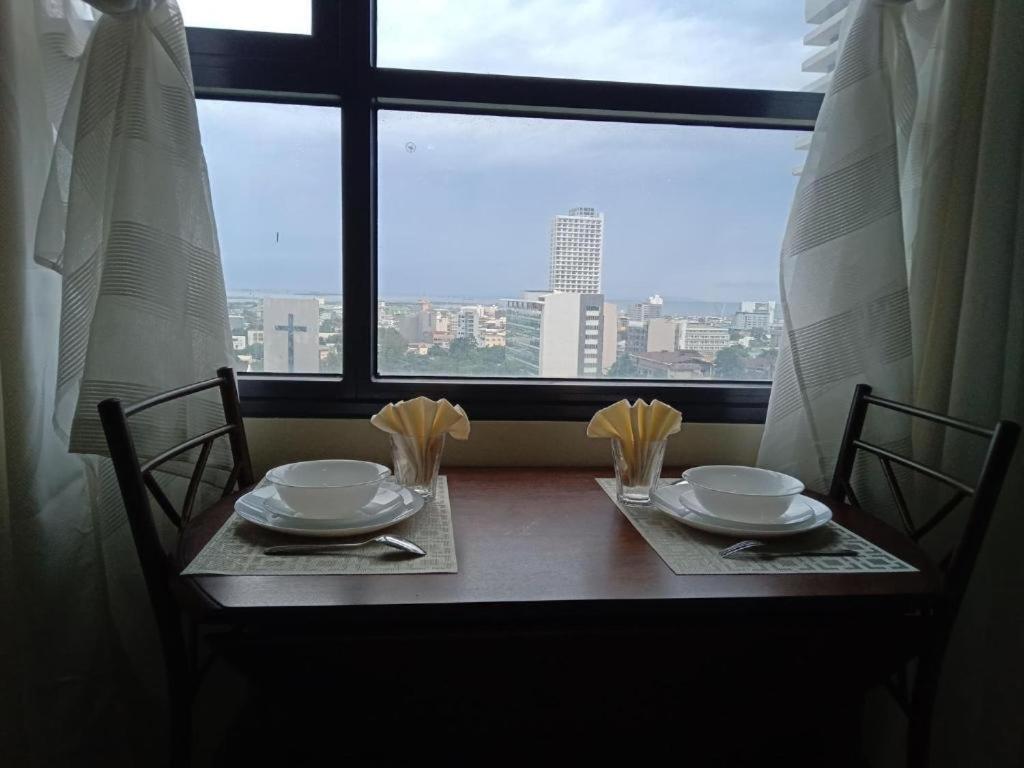 Horizon 101 A2 Shortwalk Robinson Mall Mango Square Bar Apartment Cebu Luaran gambar